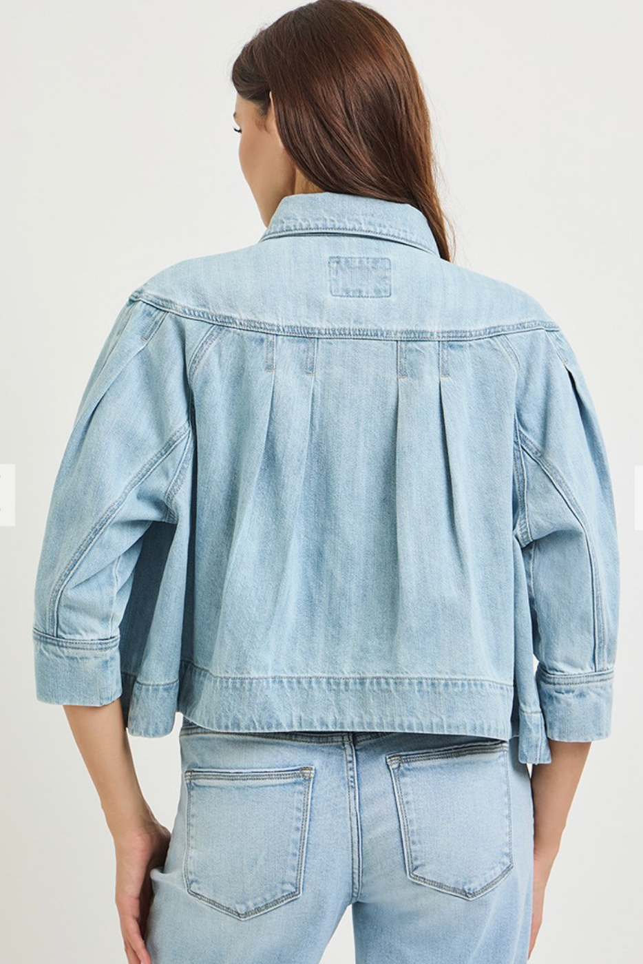 Flowy Jacket w/Pleats