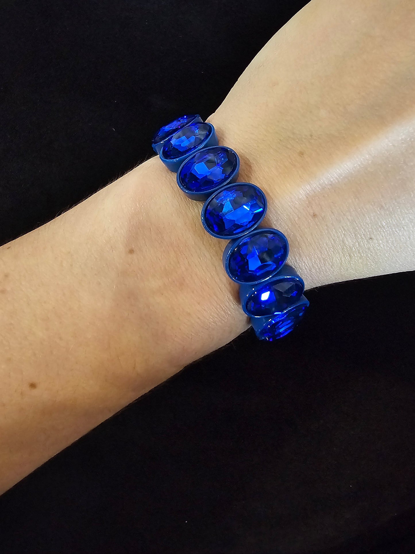 Ollie Bracelet - Dark Blue Oval