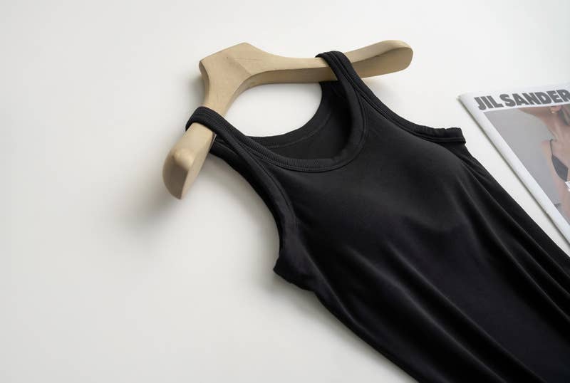 Essential Basic Rib Soft tank top w built in bra