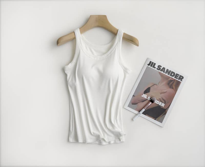Essential Basic Rib Soft tank top w built in bra