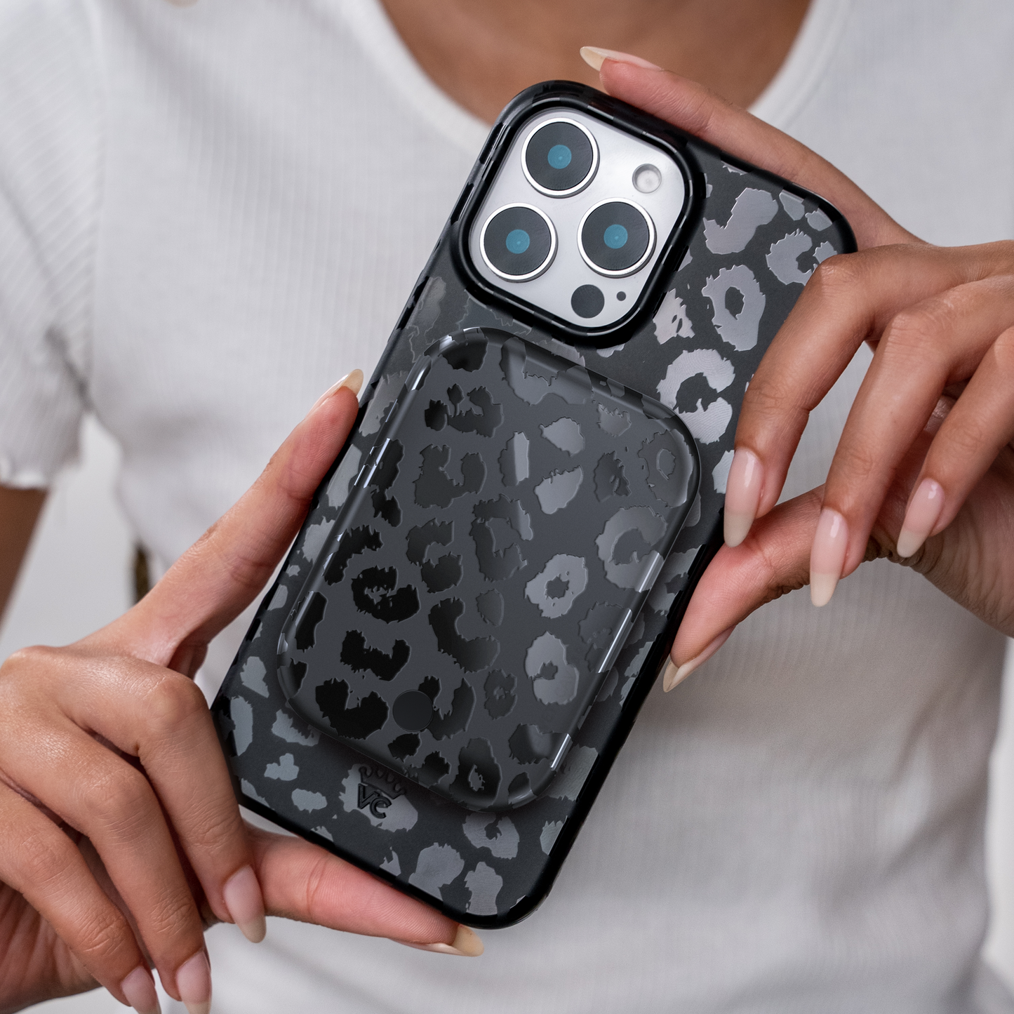 Wireless Phone Charger - Black Leopard
