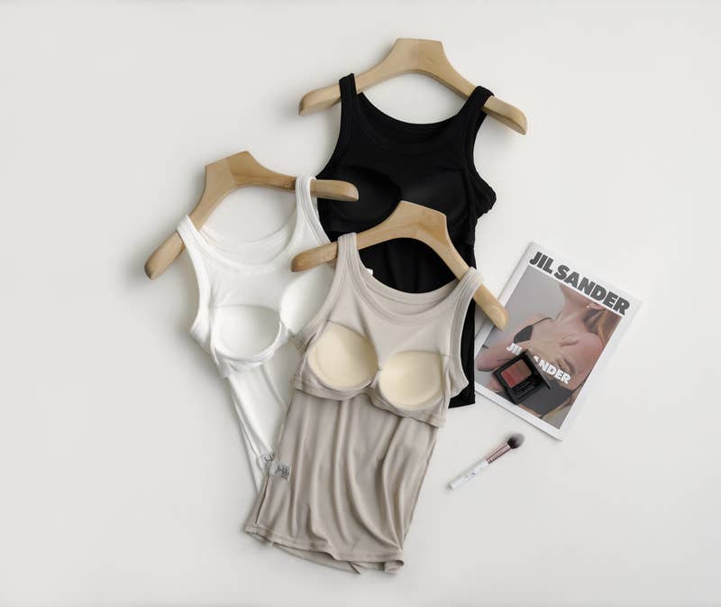 Essential Basic Rib Soft tank top w built in bra