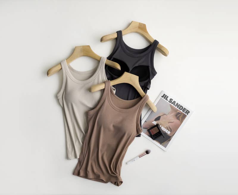 Essential Basic Rib Soft tank top w built in bra