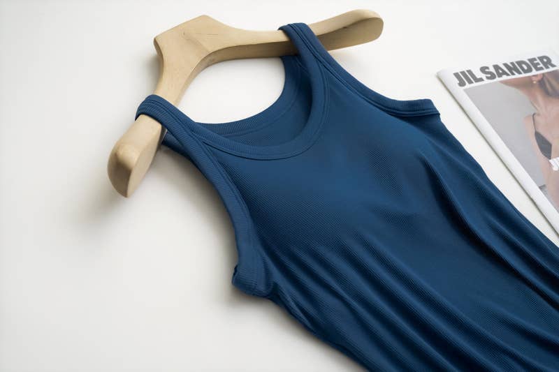 Essential Basic Rib Soft tank top w built in bra