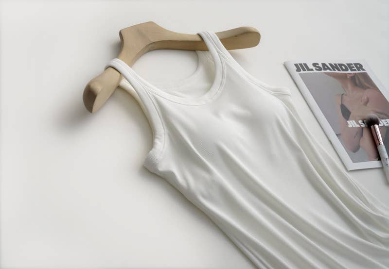 Essential Basic Rib Soft tank top w built in bra