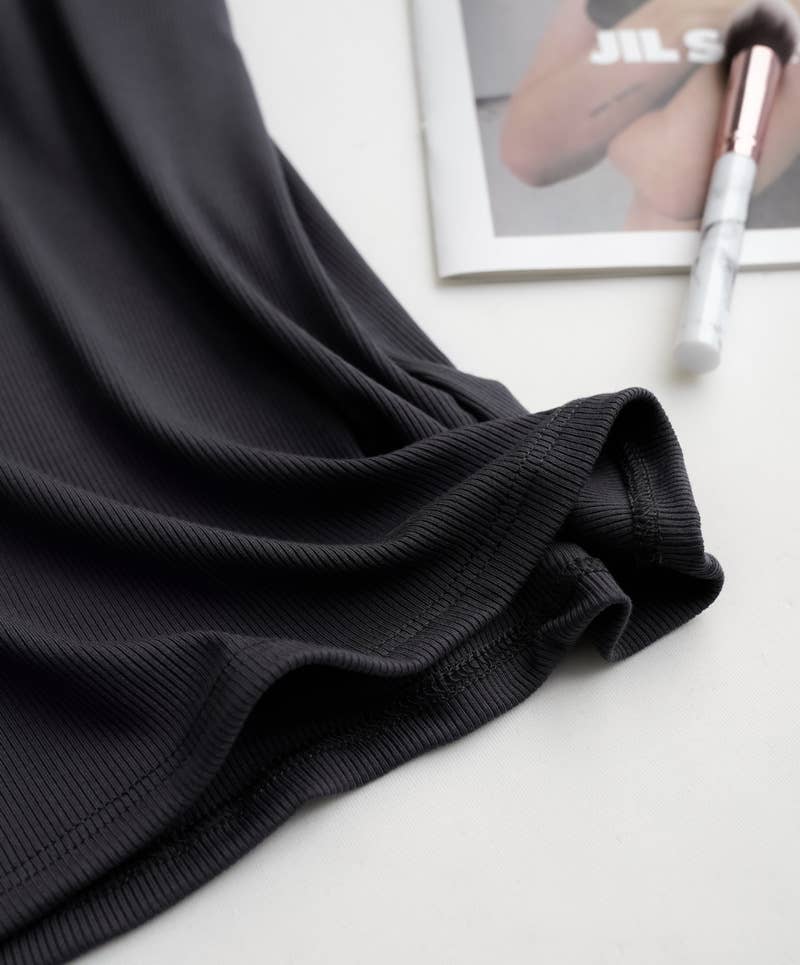 Essential Basic Rib Soft tank top w built in bra