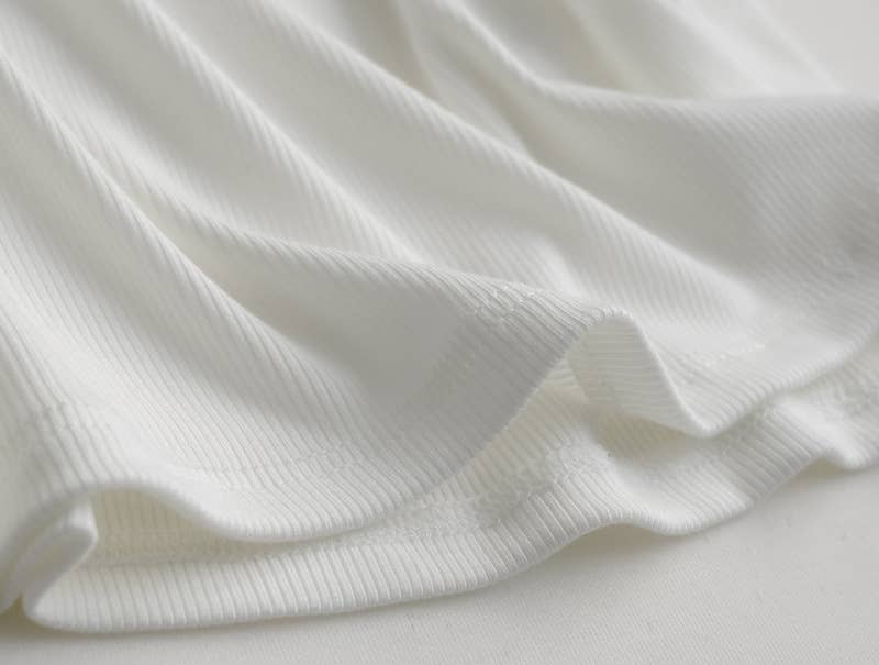 Essential Basic Rib Soft tank top w built in bra