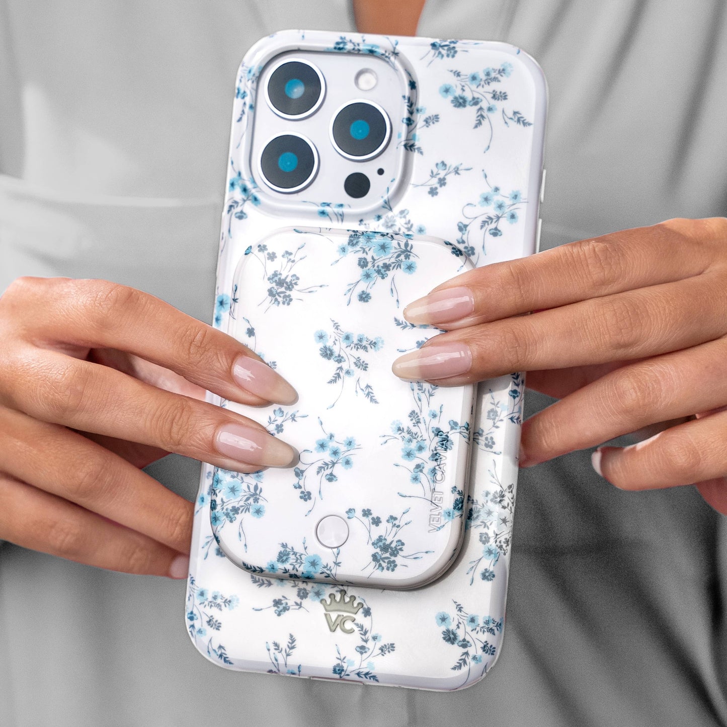 Wireless Phone Charger - French Blue Floral