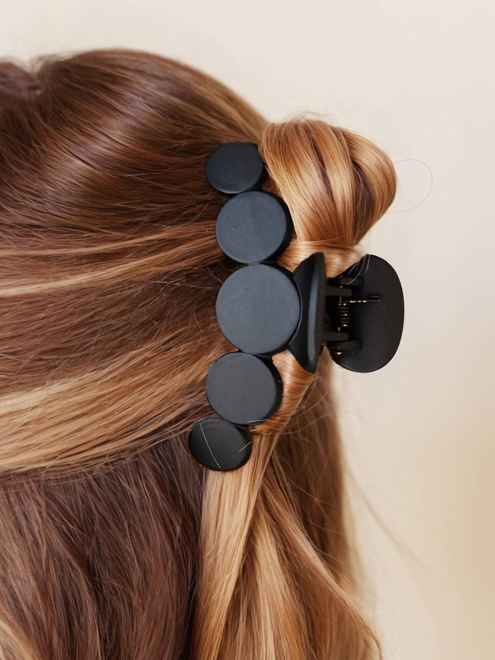 Minimalist 5 Circles Frosted Hair Claw Clip