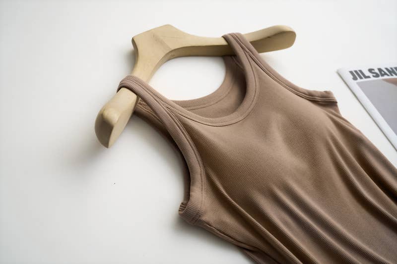Essential Basic Rib Soft tank top w built in bra