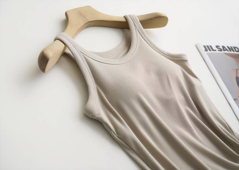Essential Basic Rib Soft tank top w built in bra