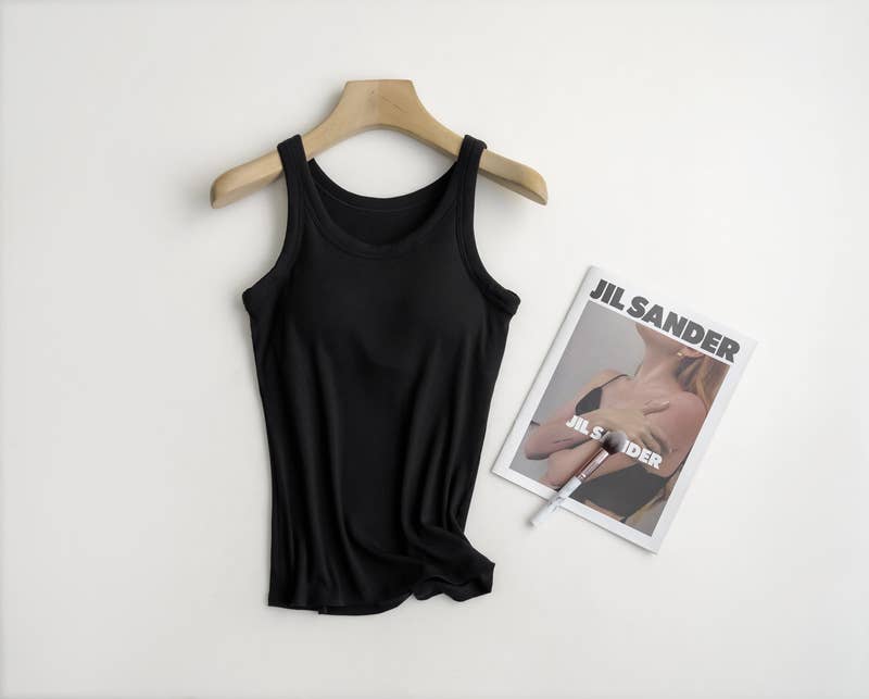 Essential Basic Rib Soft tank top w built in bra
