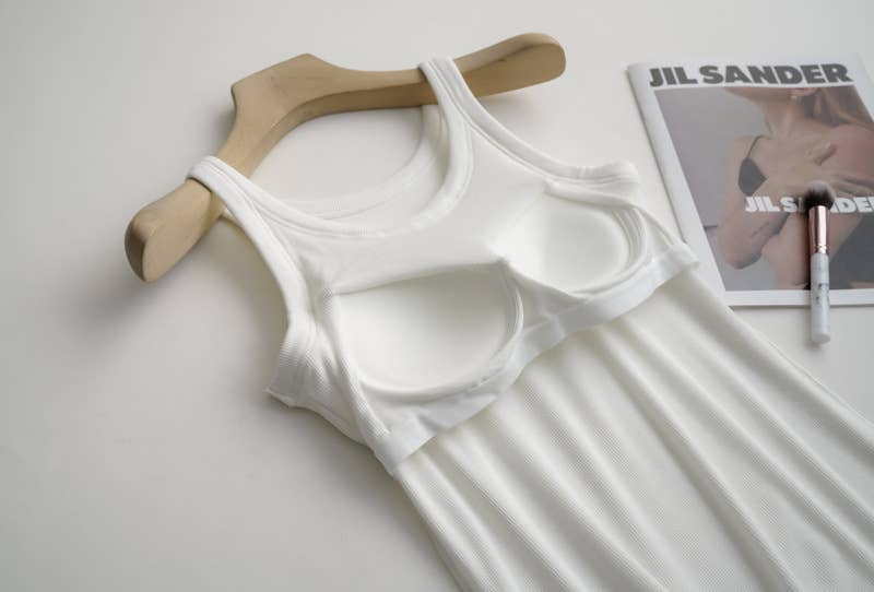 Essential Basic Rib Soft tank top w built in bra